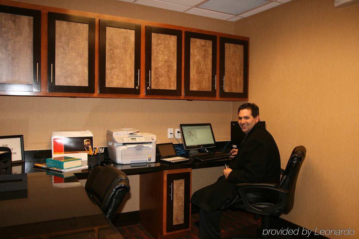 Hampton Inn & Suites New Castle, Pa Servizi foto